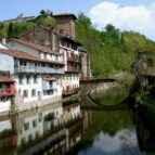 Walking Tours Pyrenees France - friends on tour